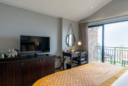 Balcony_Room